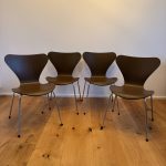 Arne Jacobsen 4 styk 7er nymalet i varm brun alle med fast ryg