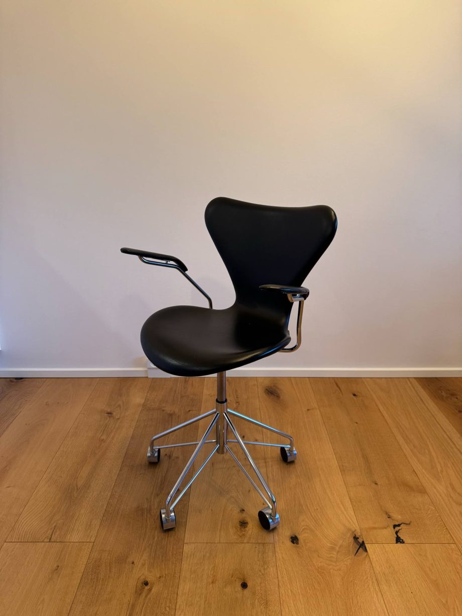 Arne Jacobsen kontorstol Syver 3217