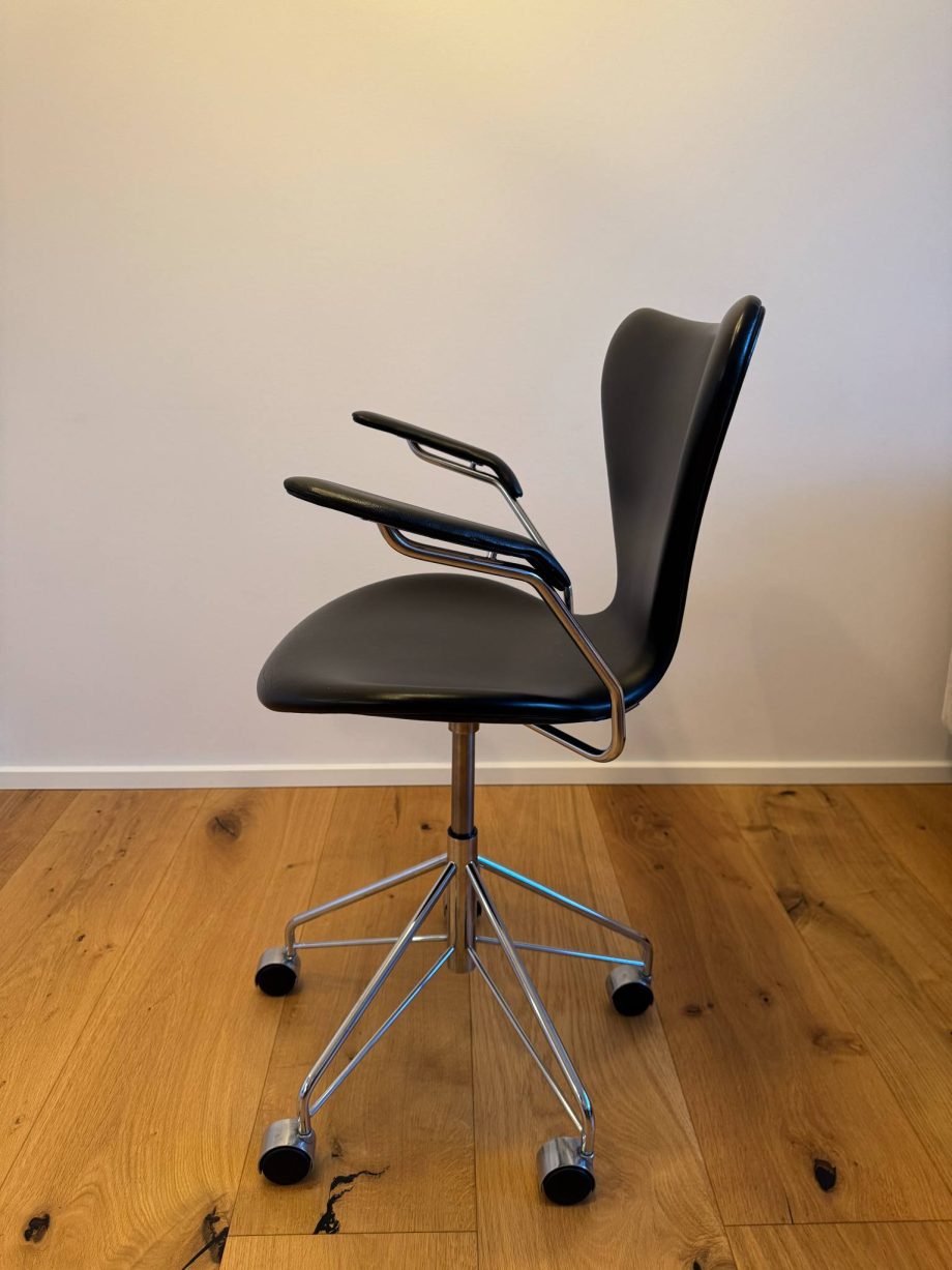 Arne Jacobsen kontorstol Syver 3217